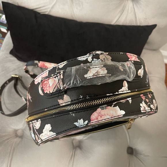 New ALDO backpack - Picture 3 of 7